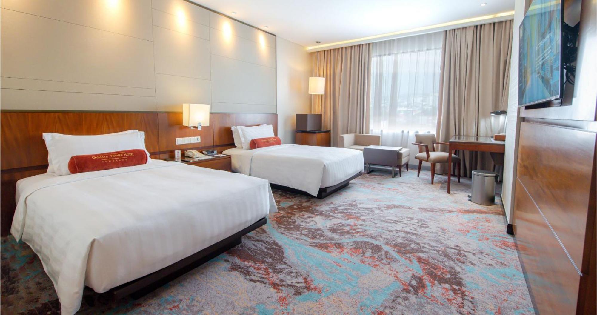 Gumaya Tower Hotel Semarang Exterior foto
