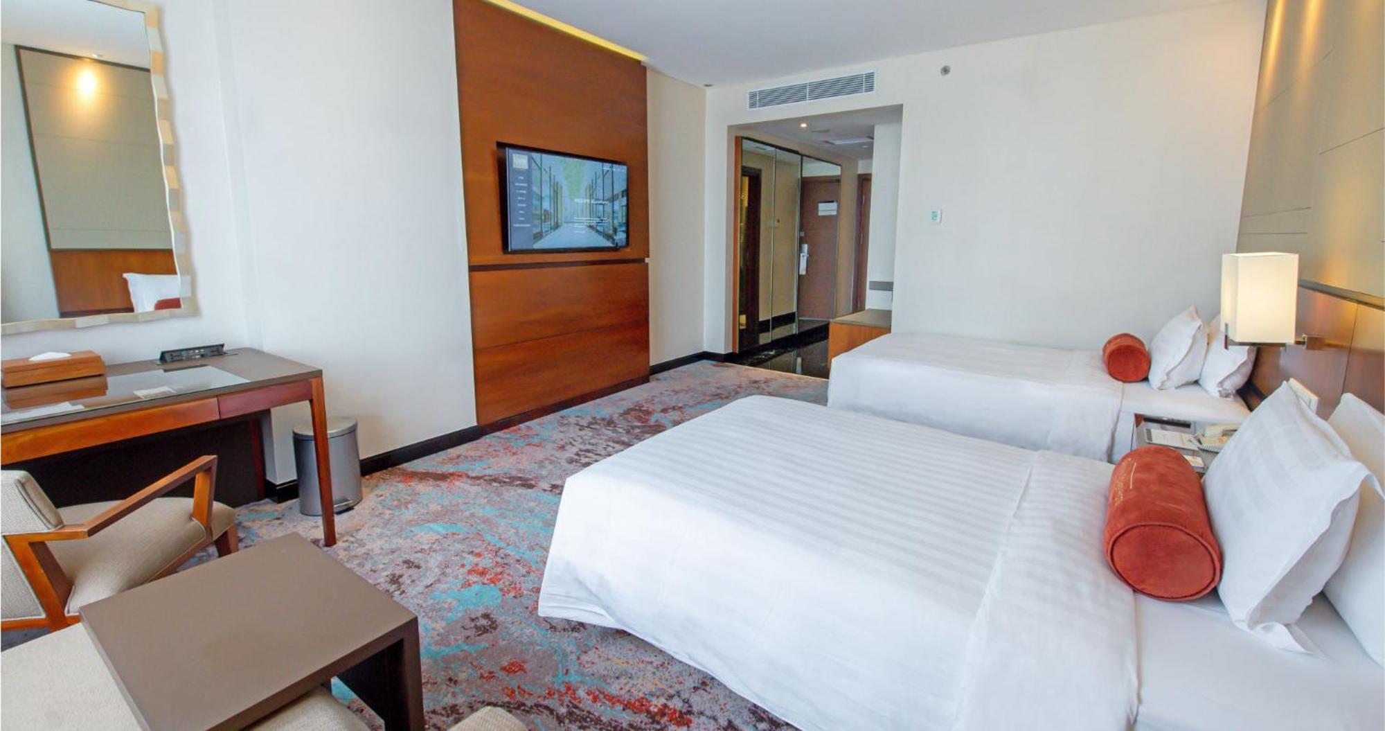Gumaya Tower Hotel Semarang Exterior foto