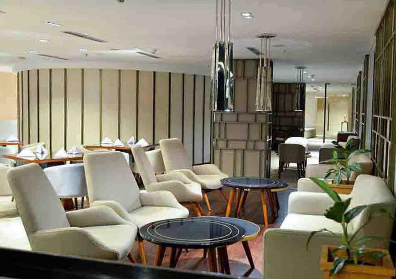 Gumaya Tower Hotel Semarang Exterior foto